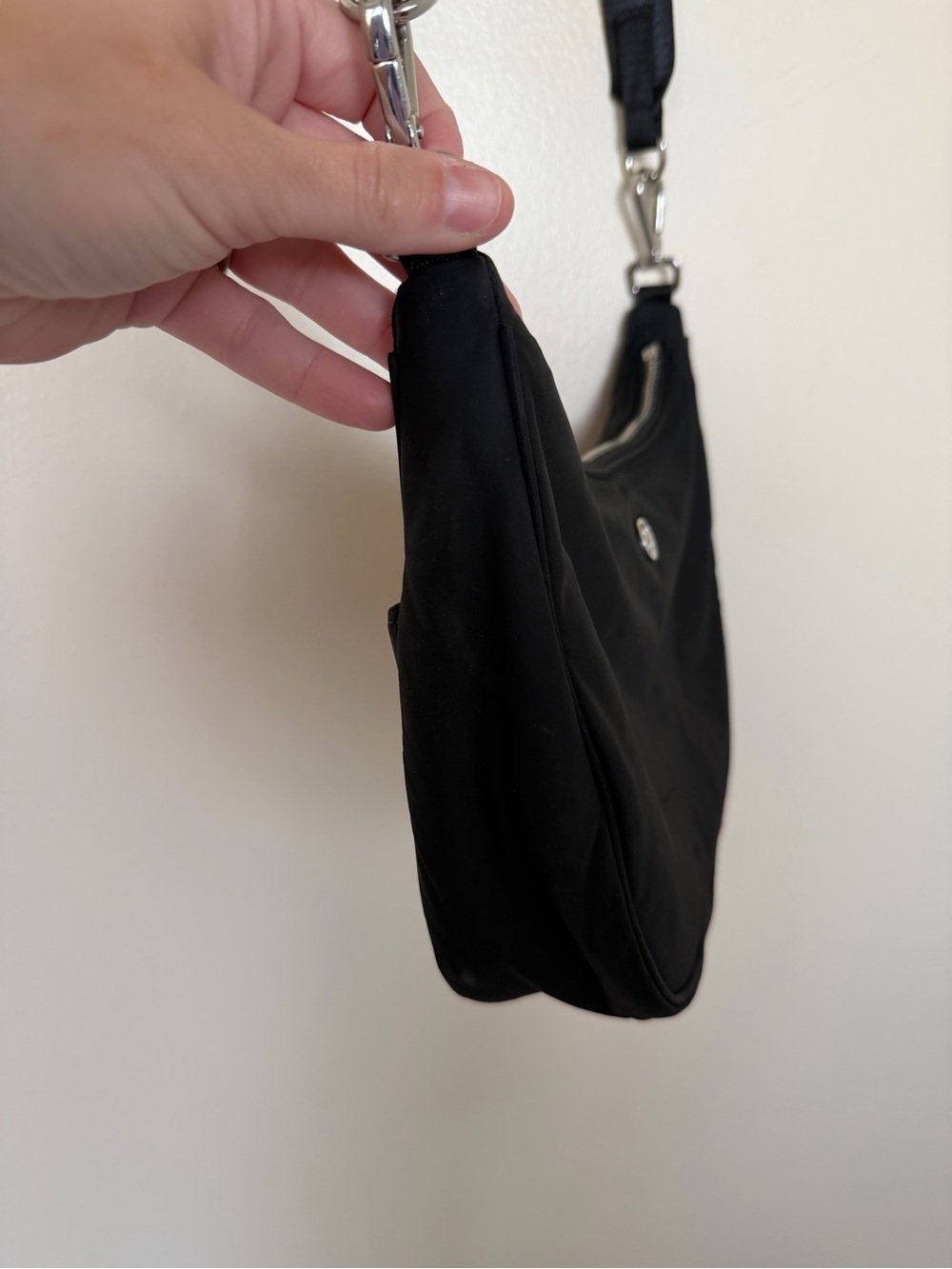 LULULEMON City Essentials Small Shoulder Bag 3L in Black - Picture 8 of 12
